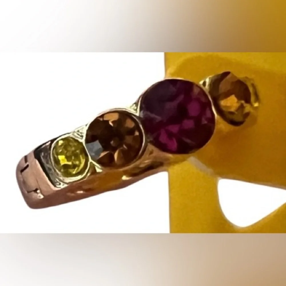 Kurt Geiger London NWT small gold crystal huggie earrings with 5 varied crystals - Picture 6 of 15